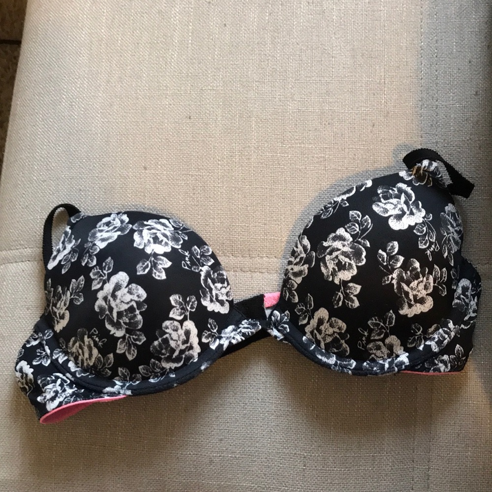 Pink Victoria secret bra lightly lined 32B